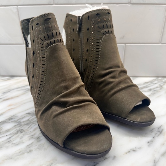 Baretraps Izzie Shooties Peep Toe Women's Shoes Moss Size 5 - Picture 5 of 14